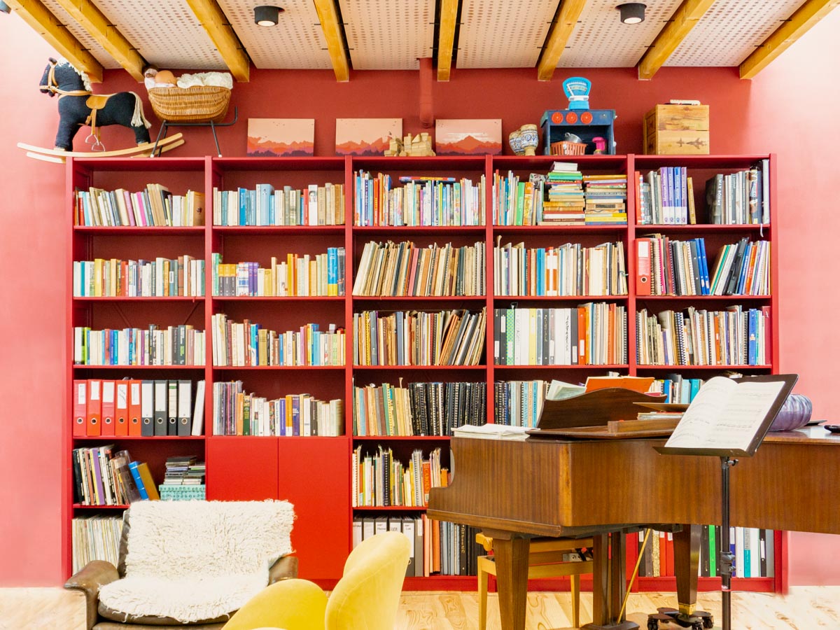 lundia rode boekenkast
